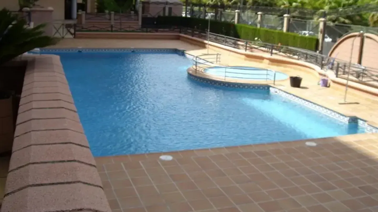 impermeabilizacion-piscina-comunitaria-granada_11zon